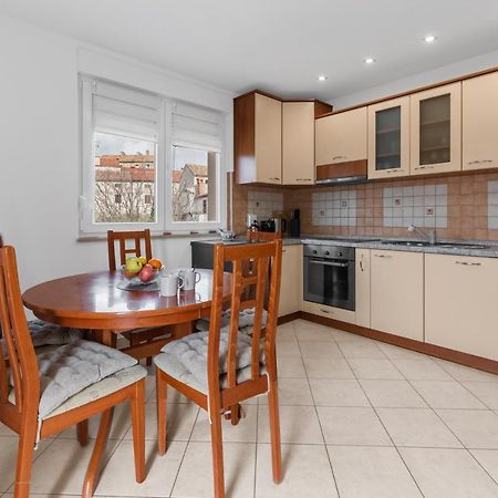 Apartment Mdm Буйе Екстериор снимка