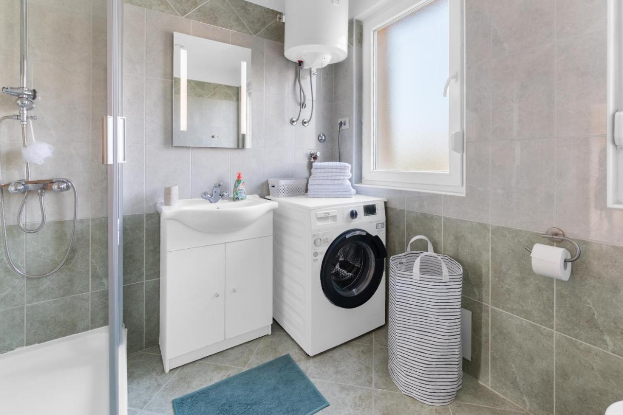 Apartment Mdm Буйе Екстериор снимка